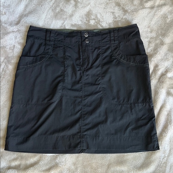 REI Dresses & Skirts - REI Mini Skirt Womens Size 2
Lightweight Embroidered Gray Pockets